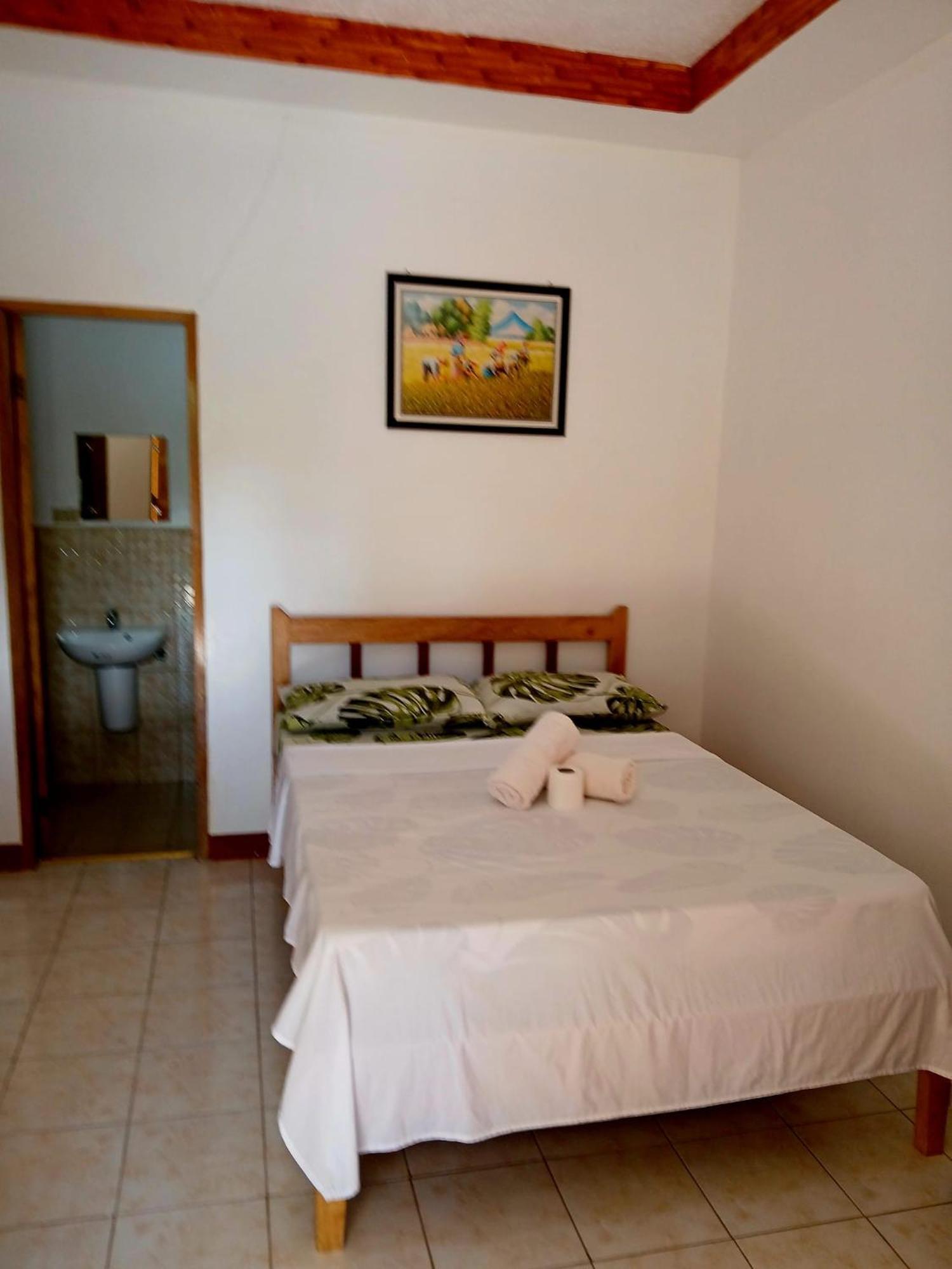 Hanna'S Place Rooms For Rent Solangon San Juan Siquijor Esterno foto